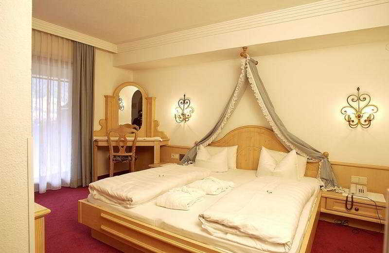 מידרס Hotel Serles מראה חיצוני תמונה