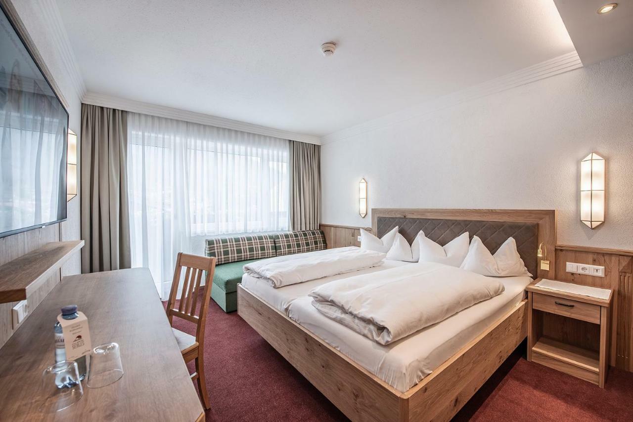 מידרס Hotel Serles מראה חיצוני תמונה